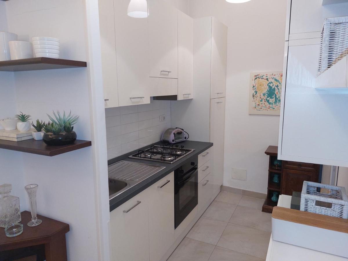 Casa Giova: Bilocale Con Balcone Al Gianicolo Appartement Rome Buitenkant foto